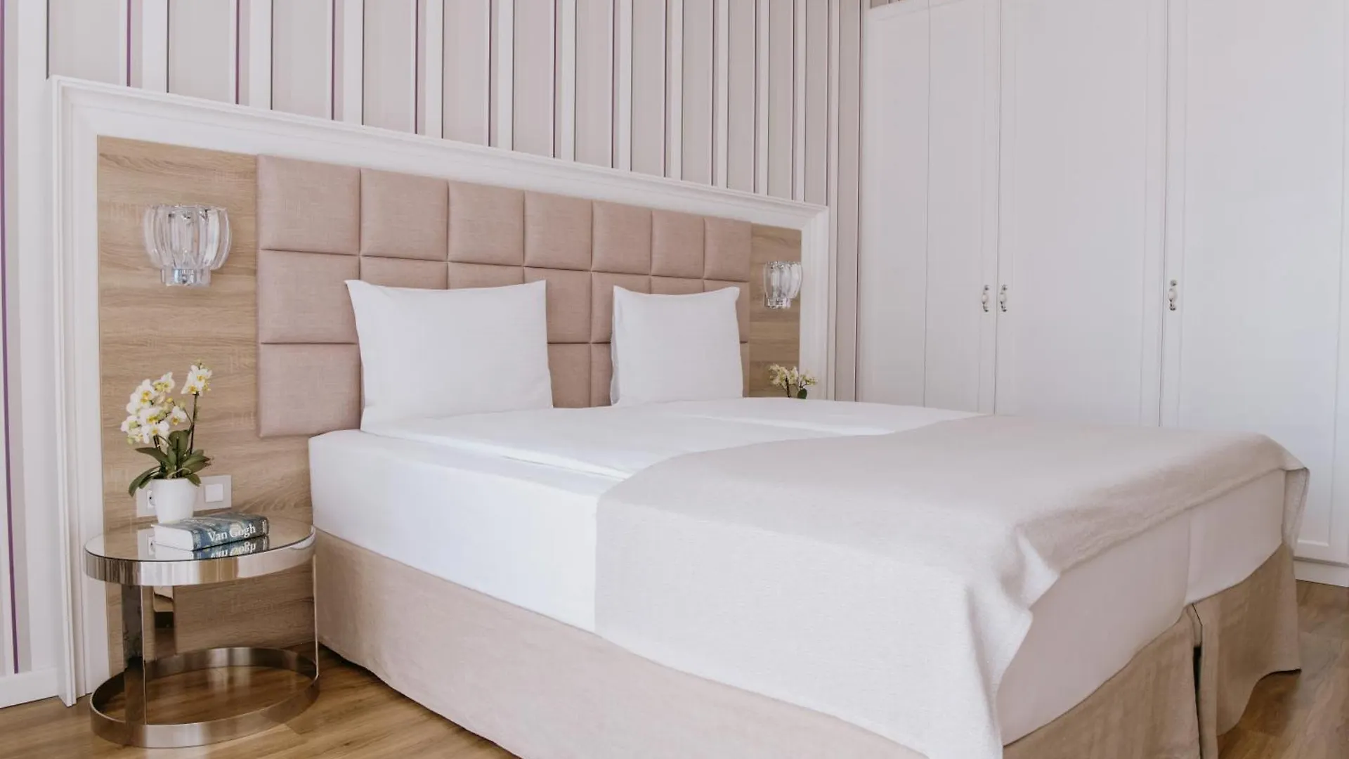 סופיה Impresamente Art Hotel 4*,