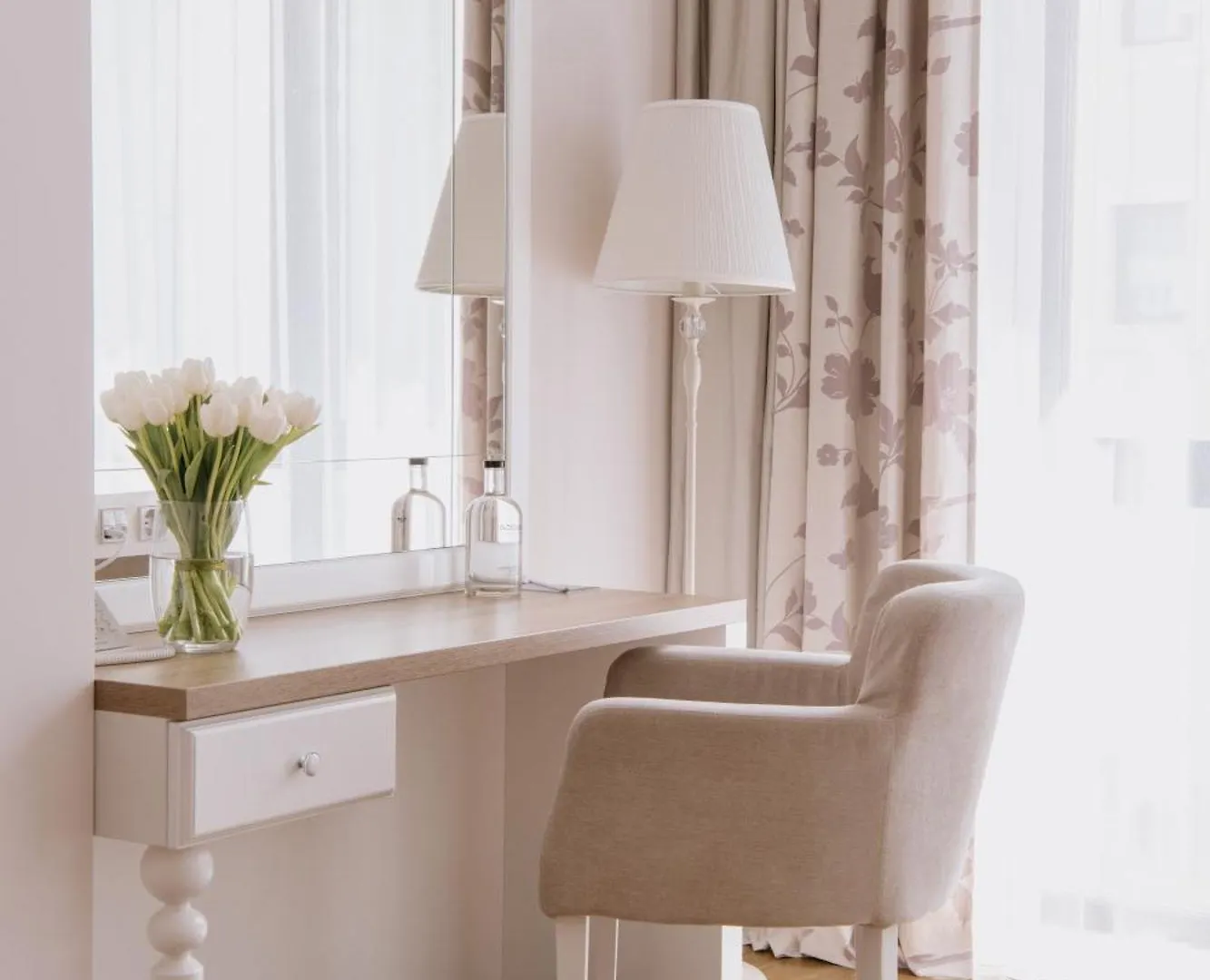 Impresamente Art Hotel Sofia 4*,